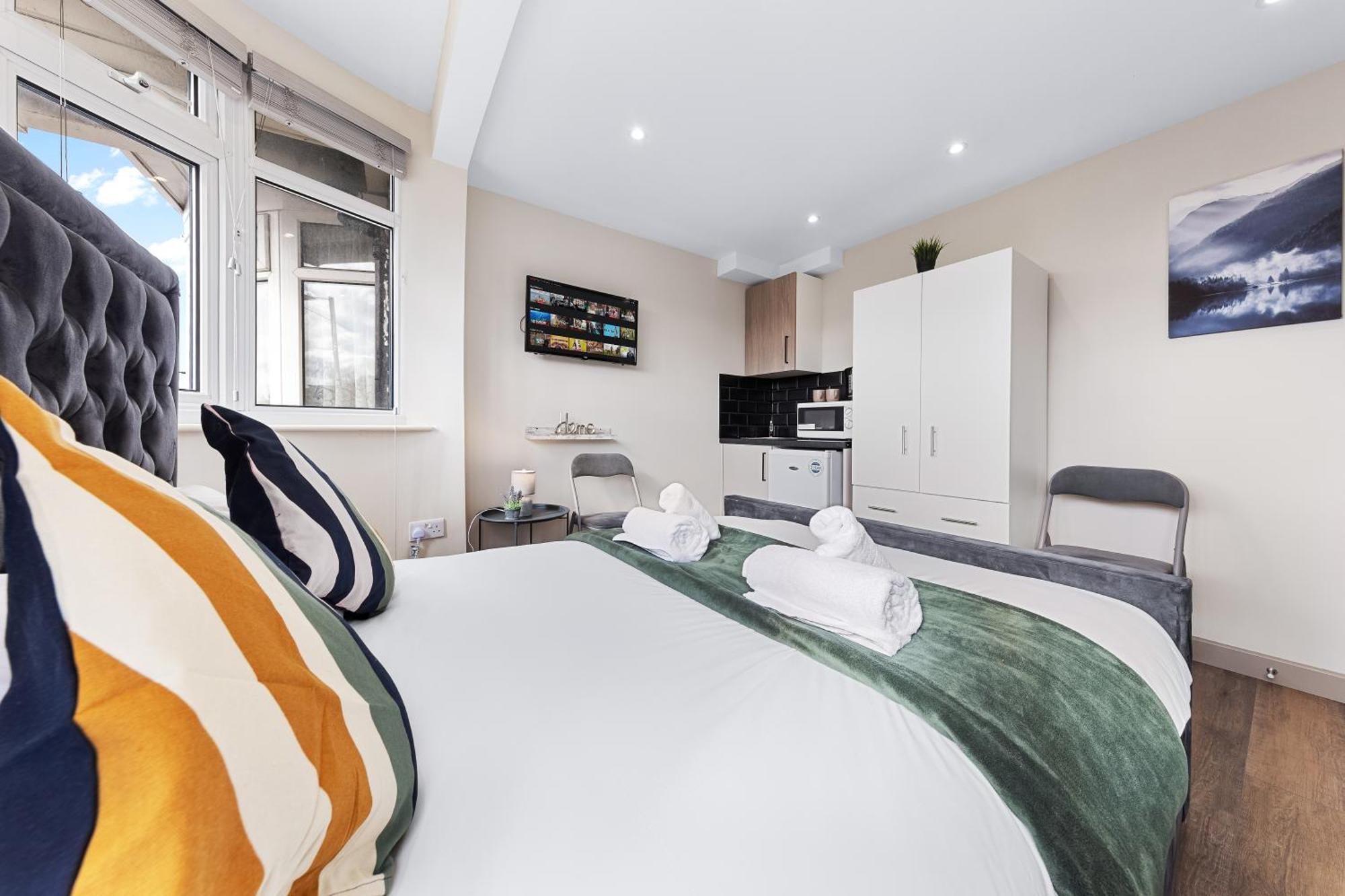Serviced Ensuite Modern Studio - Sleeps 2 - Near Wembley Stadium - Good Transport Link To Central London - Harrow Ha3 Hatch End Exteriér fotografie