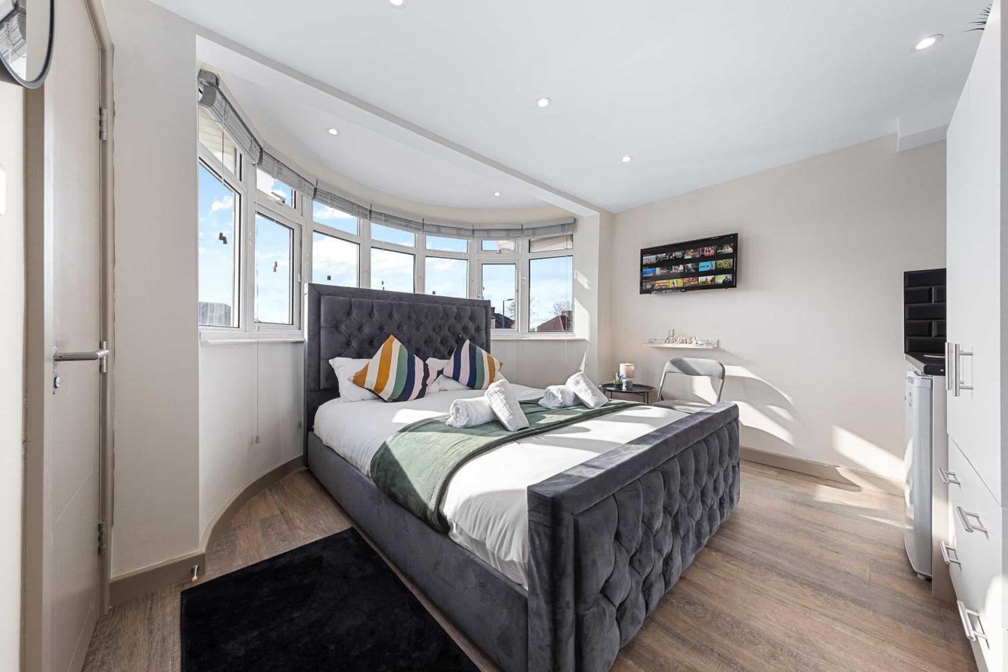 Serviced Ensuite Modern Studio - Sleeps 2 - Near Wembley Stadium - Good Transport Link To Central London - Harrow Ha3 Hatch End Exteriér fotografie
