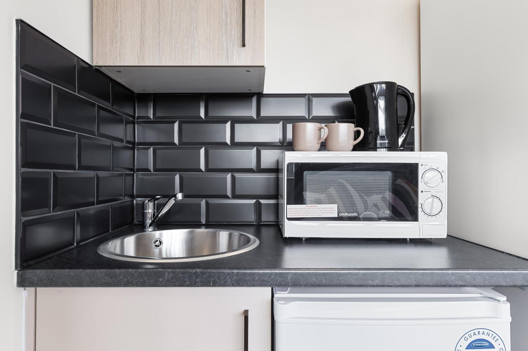 Serviced Ensuite Modern Studio - Sleeps 2 - Near Wembley Stadium - Good Transport Link To Central London - Harrow Ha3 Hatch End Exteriér fotografie